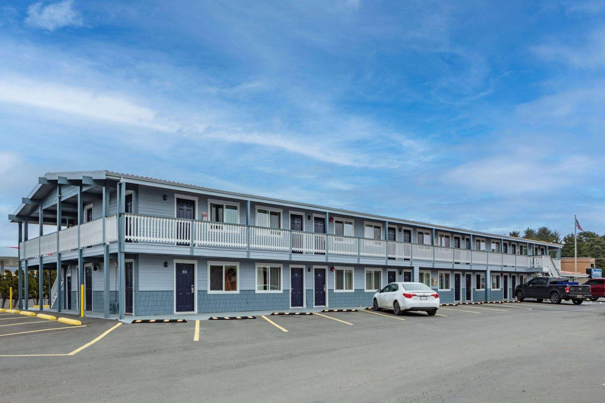 Travelodge By Wyndham Newport Exterior photo