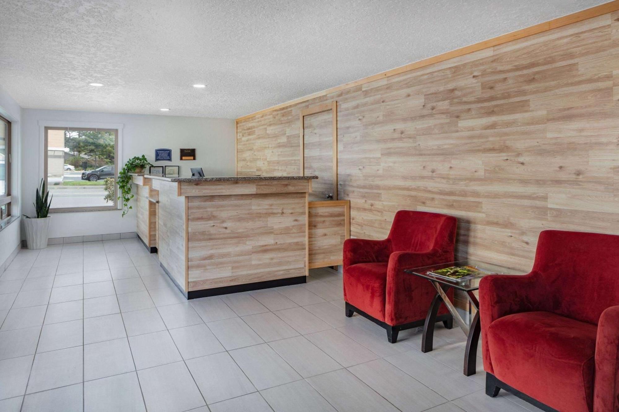Travelodge By Wyndham Newport Exterior photo